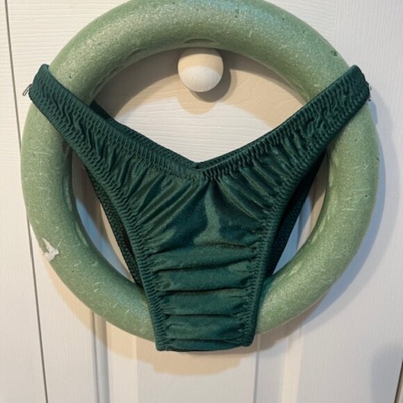 Figure Physique Bodybuilding Competition NPC Contest Posing Practice Suit - Picture 3 of 6